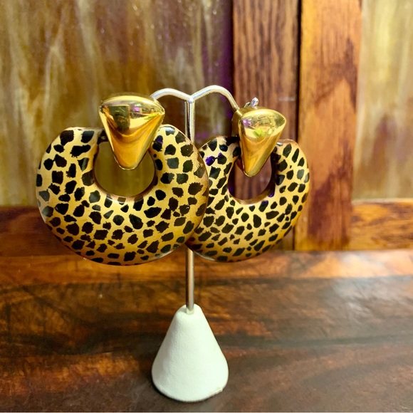 1980’s Vintage Acrylic Cheetah Print Clip Ons - Picture 4 of 5